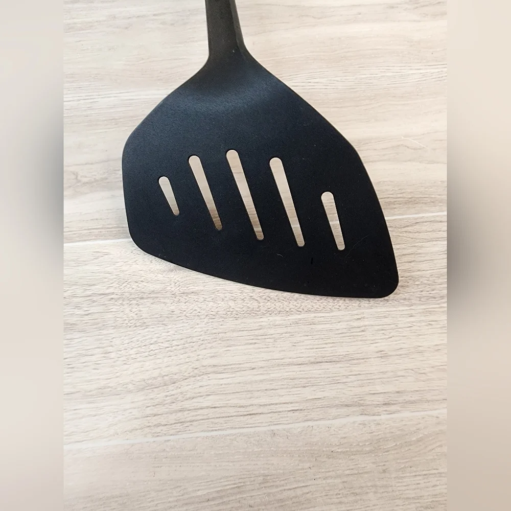 Tupperware Spatula - Picture 2 of 2